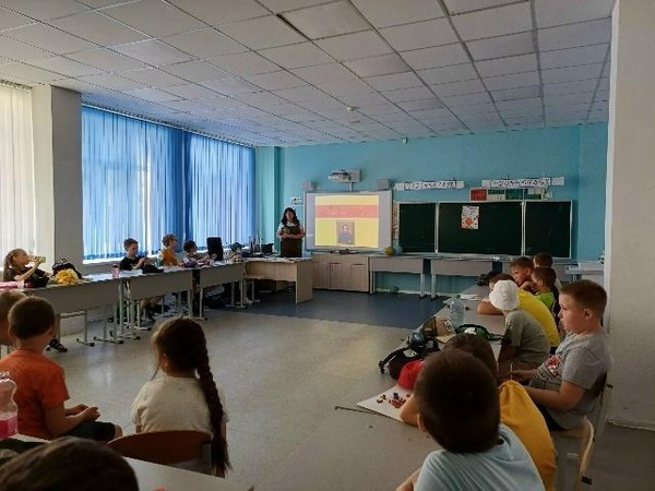 Час информации «Символ, рожденный историей»