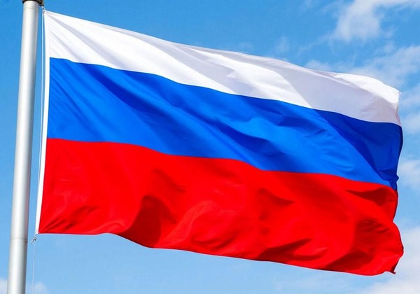 Уличная акция «Флаг у нас прекрасный: белый, синий, красный»