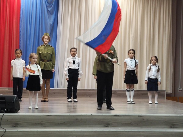 Концертная программа «Три цвета России»