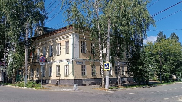 В гости в библиотеку Альберта Лиханова