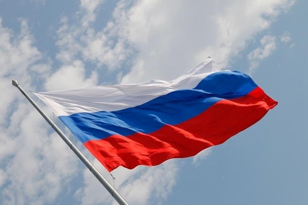 Тематическая программа, посвященная Дню Российского флага «Над нами реет флаг России»