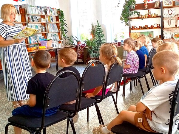Познавательный час «Флаг державы- символ славы»