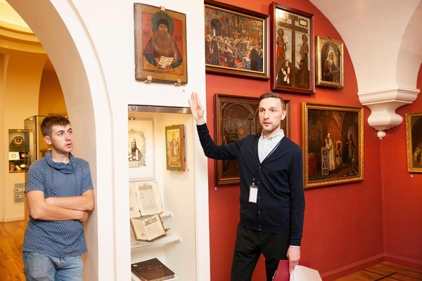 Экскурсия «От иконы до флага: сакральные символы российской государственности»