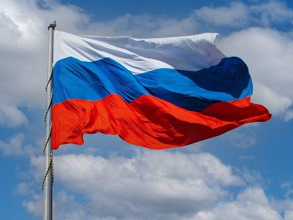 Величие России в гордом триколоре