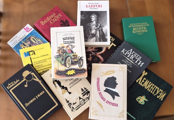 Выставка–предложение «Путешествие по страницам книг»