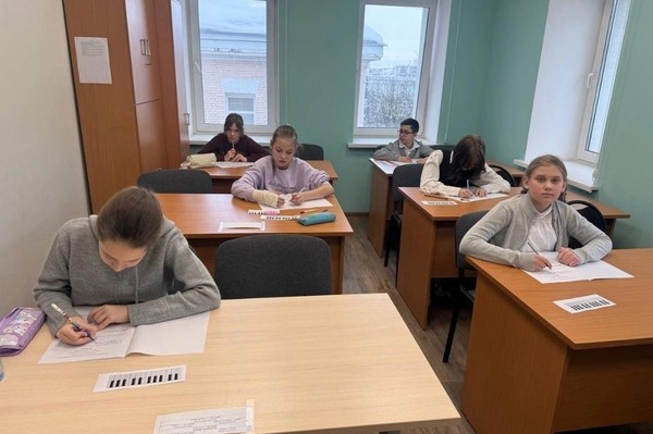 Интерактивный воркшоп «Супергеройский мерч: создаем стикерпак»