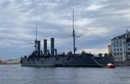 Юмористическая автобусная экскурсия по Петербургу: «2 в 1» с комиком и гидом