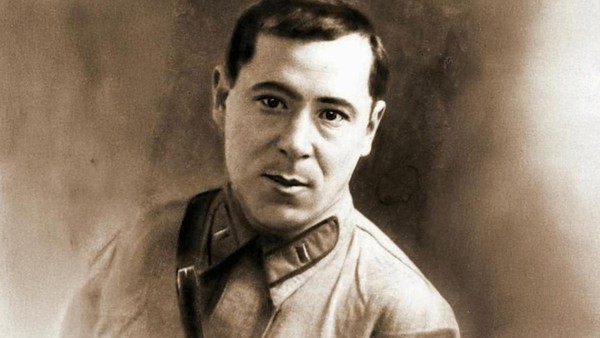 «Между строкой и подвигом»