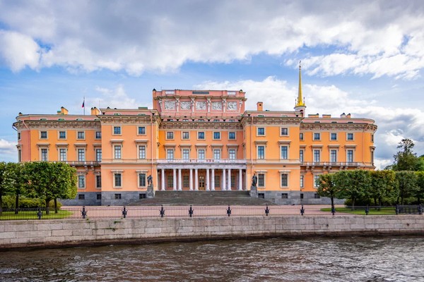 Мифы и легенды Петербурга