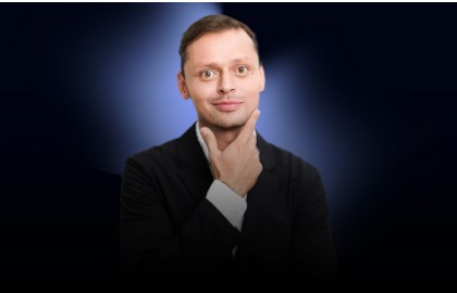 Виктор Комаров