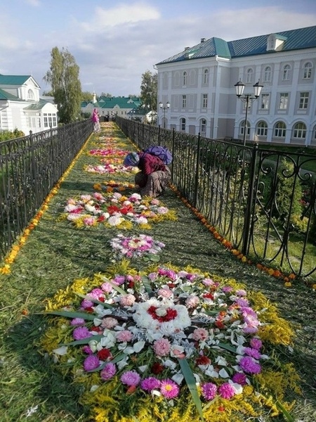 Чин погребения Божией Матери в Серафимо-Дивеевском монастыре