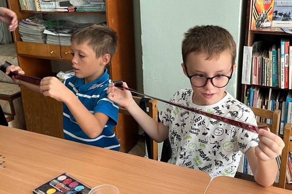 Познавательно-игровой час «Кадры, любимые с детства»