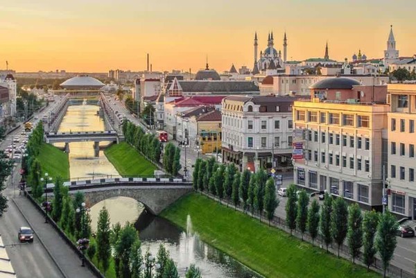 «Листая города страницы»