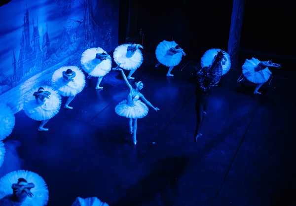 Лето пируэта. Лебединое озеро