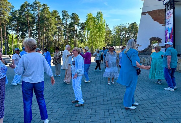 Танцы старшего поколения