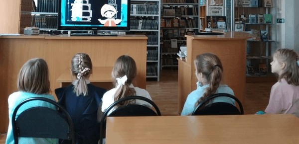 Тематический час «Волшебство книжных страниц»