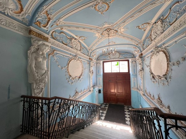 По дворам и парадным Петербурга. Персональная экскурсия