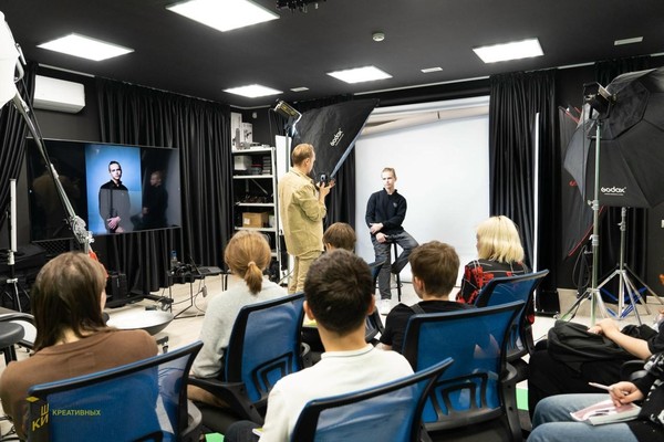 Мастер-класс «Портретная съемка на мобильный с использованием простого света»