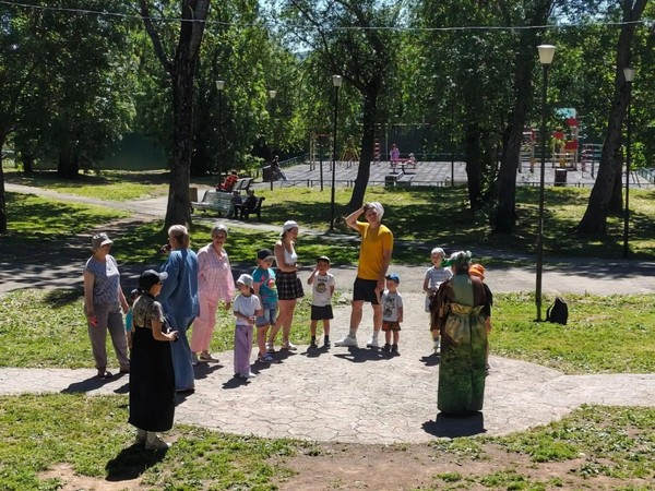 Детская развлекательно-игровая программа «Солнечный городок»