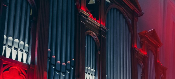 Путешествие во времени: орган и виолончель
