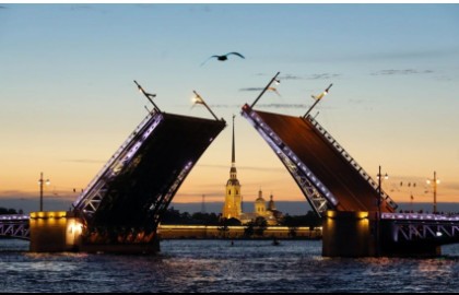 Ночной Петербург: от классики до футуризма