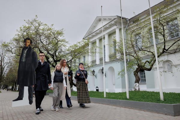 Иммерсивная пешеходная экскурсия «Тысяча шагов по Твери с литературными гениями»
