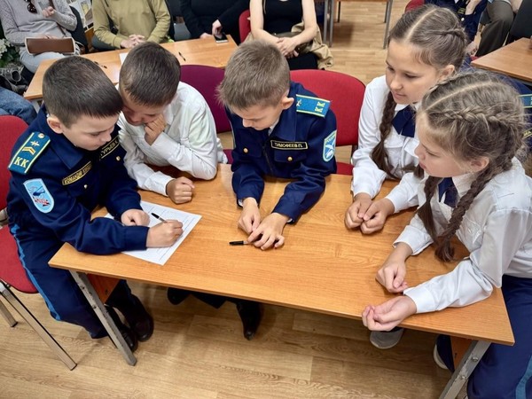 Библиотечная площадка «Школьный портфель чудес»