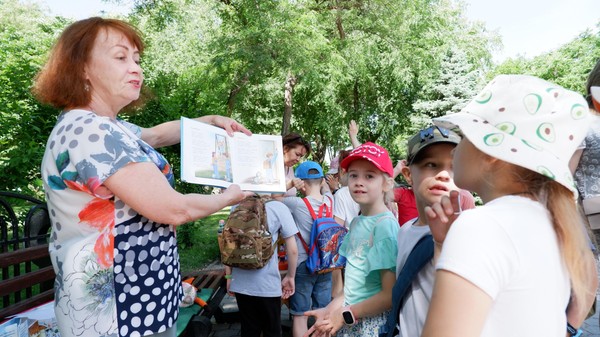Праздничная программа «Первоклассное приключение в Книжном городе»