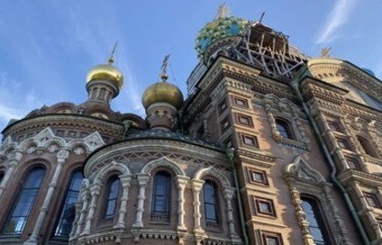 Юмористическая автобусная экскурсия по Петербургу: «2 в 1» с комиком и гидом