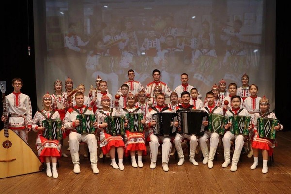 В дружбе народов — звучит «Эревет»