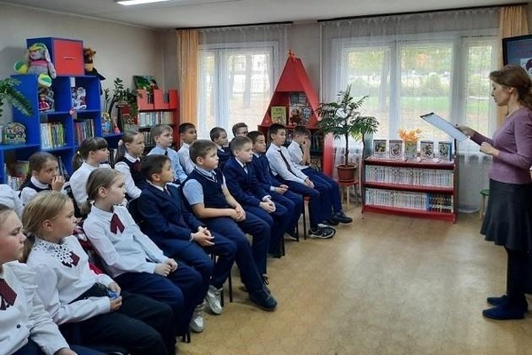 Час поэзии «Литературный карнавал Эммы Мошковской»
