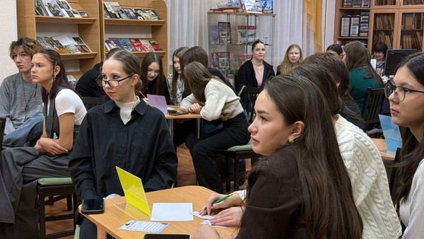 «Читаю в библиотеке»