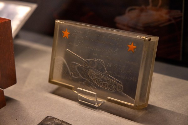 Выставка «Семейные реликвии» к Дню танкиста