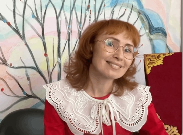 Актриса Тульского государственного театра кукол читает сказку «Не буду просить прощения»