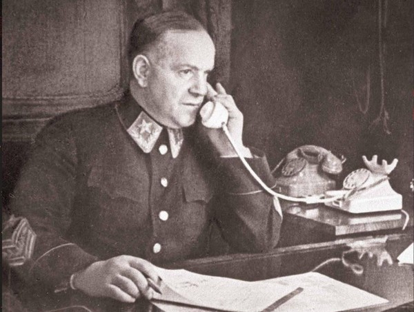 Экскурсия по выставке «Маршал Победы. 130 лет»