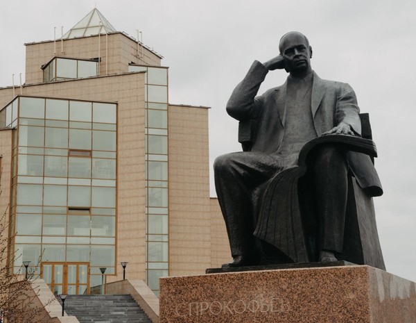 Пешеходная экскурсия по улице Кирова