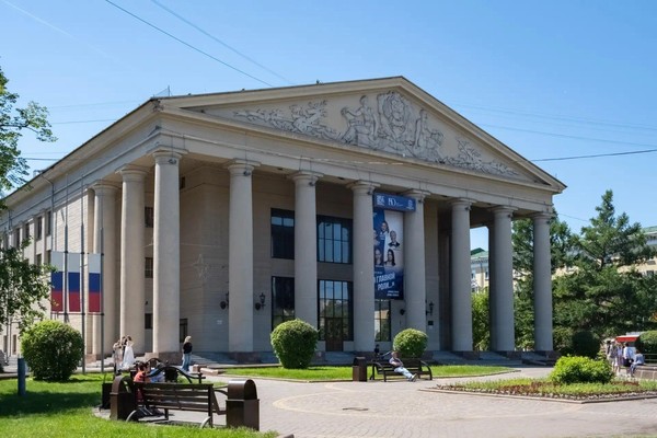 Спектакль «Осенняя кадриль»