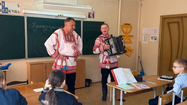 Фольклорно-игровая программа «Разыгрались удальцы»