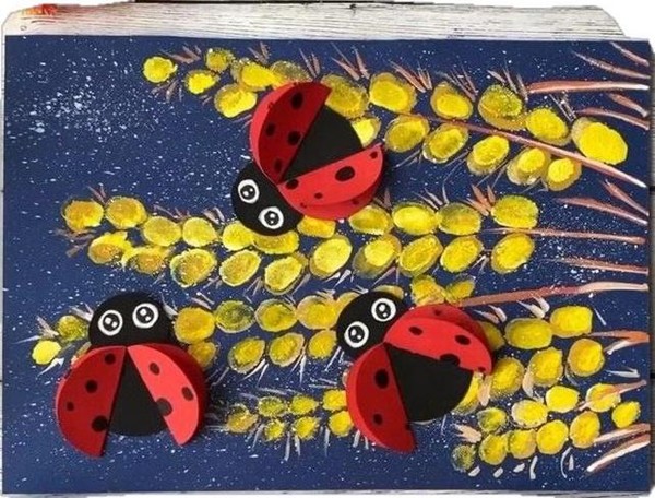 Открытка божьи коровки