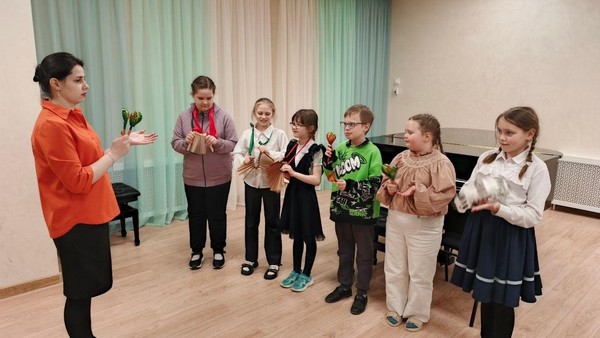 Мастер-класс «Бубен, ложки, трещотки: ритм и аккомпанемент»
