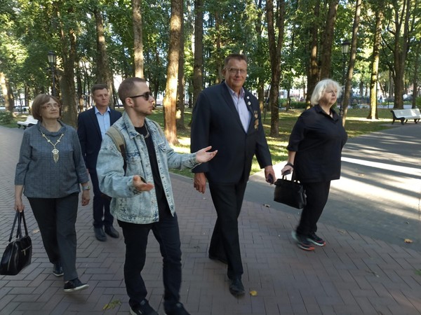 Программа «Один день в центре города С.»