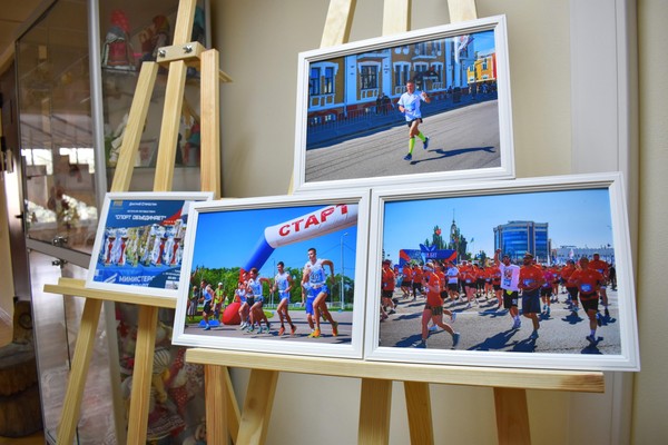 Выставка «Спорт объединяет»