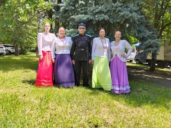 концерт народного казачьего ансамбля ДОЛИНА «Щедрая осень»