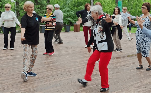 «Русский перепляс» в парке