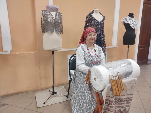 Творческая мастерская «Диалог с залом» студии кружевоплетения «Плетея» (руководитель Л.Н.Казекина)