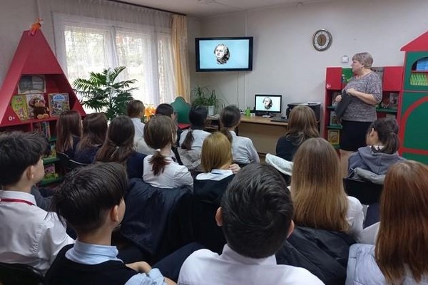 Исторический альманах «Как Ломоносов ученым стал»