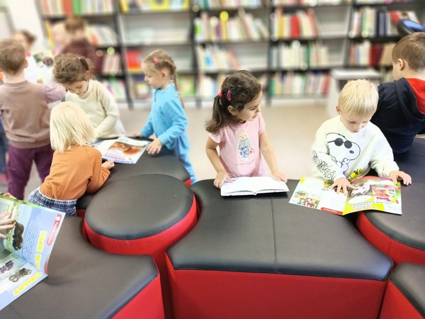 Библиоурок «Путешествие по дому книг»
