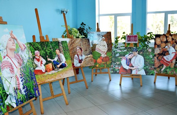 Выставка «Душа края в народных костюмах»