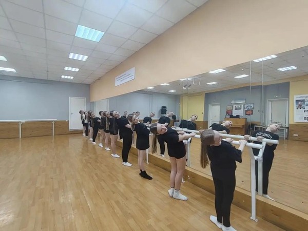 Мастер-класс «Работа над осанкой и постановкой корпуса. Изучение позиций в партере»