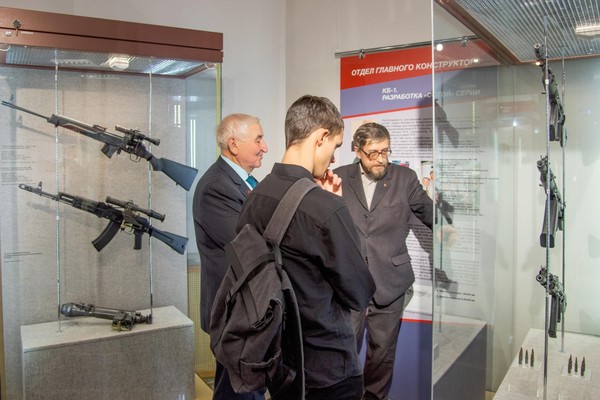 Выставка «Профессия – оружейник»